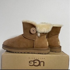 アグ　UGG  ムートンブーツ　ミニベイリーボタンII Ches...