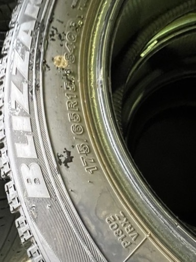 175/65r15 スタッドレス　ブリヂストンVRX