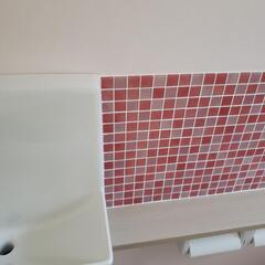 ピンクのガラスタイルの画像