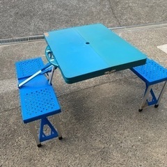 キャンプテーブル