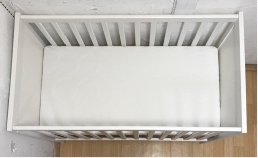 IKEA イケア　木製ベビーベッド　SUNDVIC マット付き