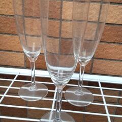シャンパングラス、さしあげます