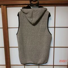 男性用フード付きベストの画像