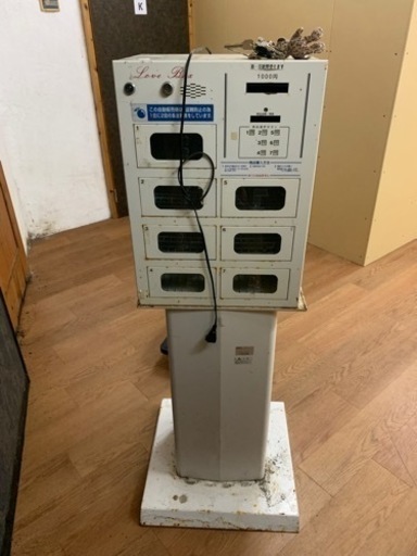 コンビニボックス　足付き