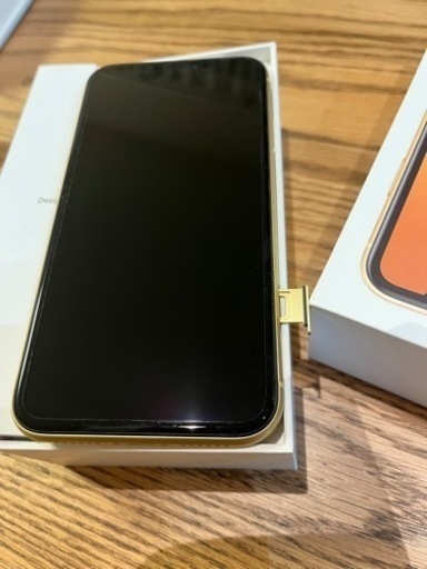 iPhoneXR yellow イエロー　64GB SIMフリー