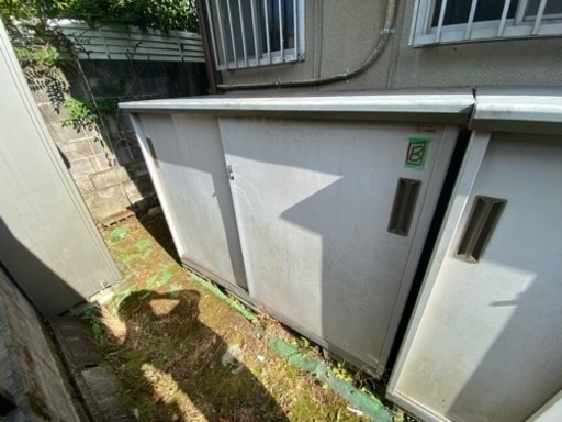 イナバ物置　B  鍵あり