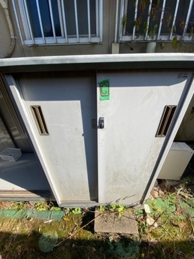 イナバ　物置　C  鍵あり