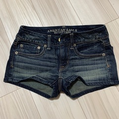 アメリカンイーグル　アウトフィッターズ　ショートパンツ
