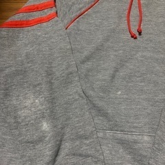 男女どちらでも　グレーパーカーの画像