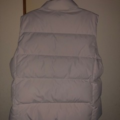 GUESS ダウンベストの画像