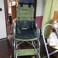 自走式車いす　背もたれの高い枕付き　座面マット付き　座面の狭いタ...