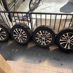 トヨタSAI純正ホイール&スタッドレスタイヤセット