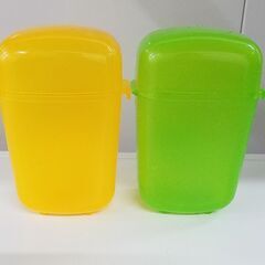 KFC　ケンタッキー　おしぼり入れ　黄色＆緑セットの画像