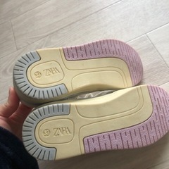 ZARA 子供　スニーカーの画像