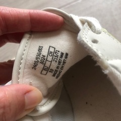 ZARA 子供　スニーカーの画像