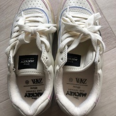 ZARA 子供　スニーカーの画像
