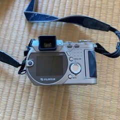 ジャンク　FUJIFILM FinePix 4900Zの画像