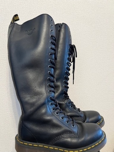 ドクターマーチン20ホール