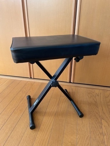 電子ピアノの椅子