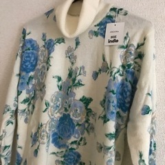 【未使用品】セーターの画像