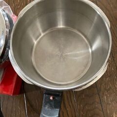 フィスラー　ビタクイック圧力鍋（IH対応)　4.5L ガラス蓋　蒸し器三脚付きの画像