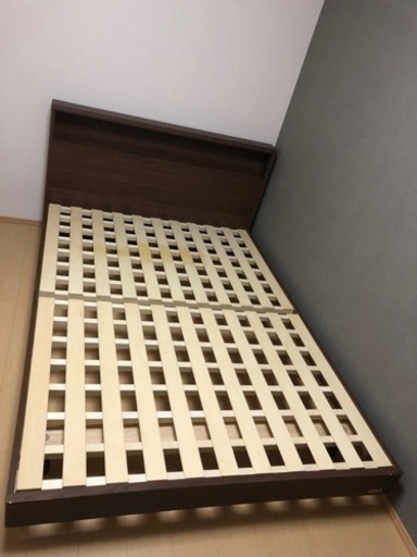 フランスベッドのダブルサイズ、マットレスフレーム付き