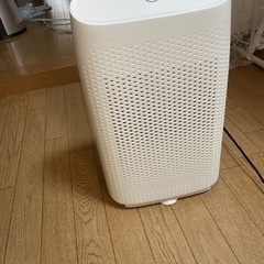 小型除湿機　部屋用にぴったりです！