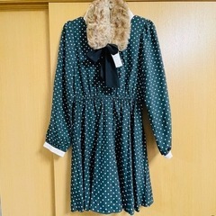 新品タグ付　フェイクファーつけ襟付きワンピース