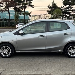 🦍ご成約🦍デミオ【即日納車可能！】車検R5年8月迄　グレード　13-スカイアクティブ　ナビ　アイドリングストップ　スマートキー　アルミホイールの画像