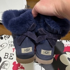 アグのブーツ後ろリボン「決まりました」