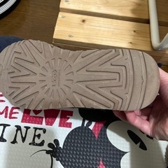 アグのブーツ後ろリボン「決まりました」の画像