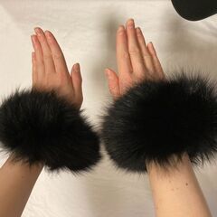 ムーンバット　プレフィ　ファーカフス　ブラック