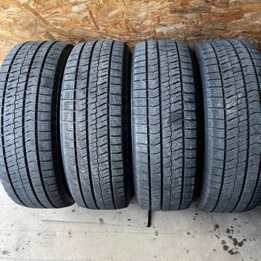 極上タイヤ　BRIDGESTONE ブリヂストン　ブリジストン　VRX2 225/60R17 スタッドレス タイヤ　2017年製　17インチ