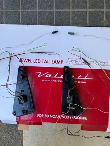 ROWEN Valenti コラボ LED ブリリアントテールランプ ノア ヴォクシー エスクァイア 80系 LED BRILLIANT TAILLAMP REVO ローウェン ヴァレンティ アベスト製リフレクター