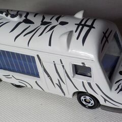 トミカ ホワイトタイガーバスの画像