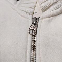 白パーカーの画像