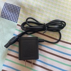 PHILIPS 充電器 HQ8505
