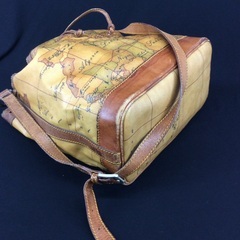 どなたか使う方いますか？プリマクラッセ 地図柄 レザー×PVC 斜めがけショルダーバッグ バケット バケツ型の画像