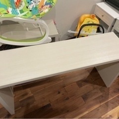 木製テーブル　ホワイトウッドの画像
