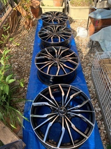 レオニス　LV 18インチ　アルミホイール