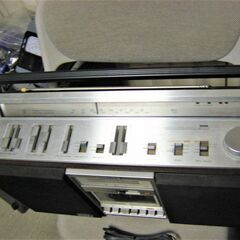 訳有りな４３年前のレトロなSONYのラジカセCFS-V８の画像