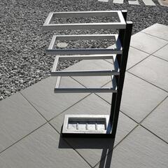 スタイリッシュな傘立ての画像