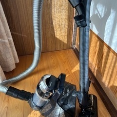 TOSHIBA サイクロンクリーナー（ジャンク品）