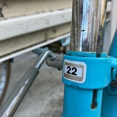 【中古】自転車22インチ水色の画像
