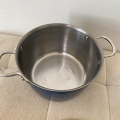 【引き取り手決定】直径22cm高さ12cm鍋 IH◎の画像