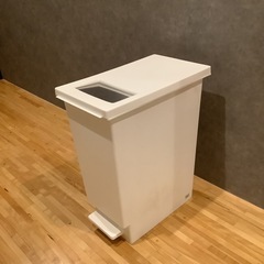 足踏みゴミ箱