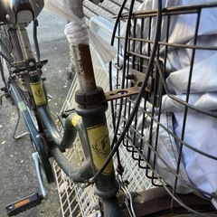 自転車と猫のケージ3段の画像