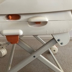 手動ハイローチェアの画像