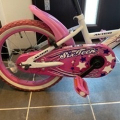 女の子用自転車&補助輪&ヘルメット(ピンク)&チェーンの画像