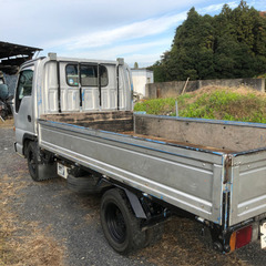 ISUZU  イスズエルフ　　エルフトラック　1トン　ディーゼル　乗れます！　車検残りあり，故障箇所あり。の画像